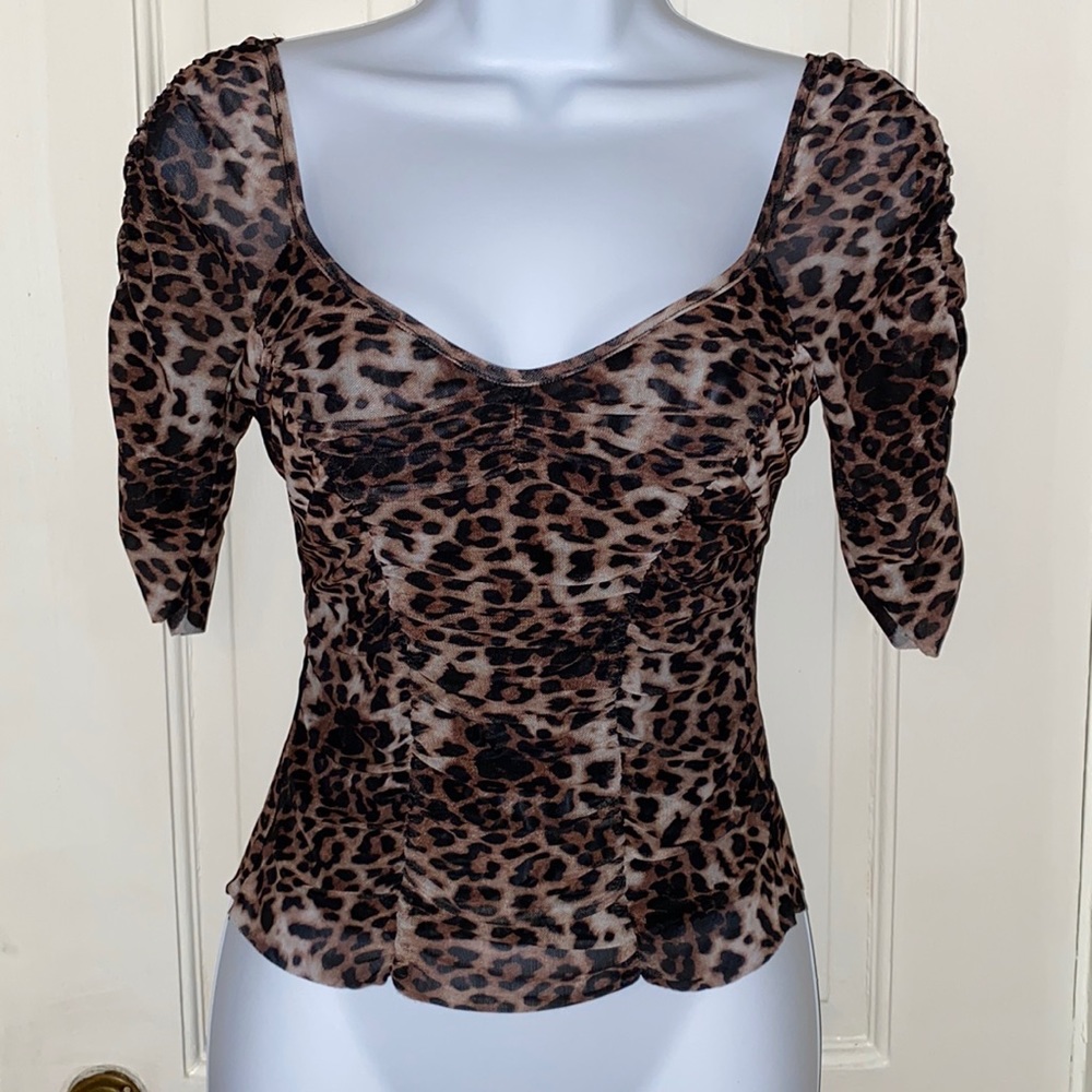 👚Stylish Animal print cinched top